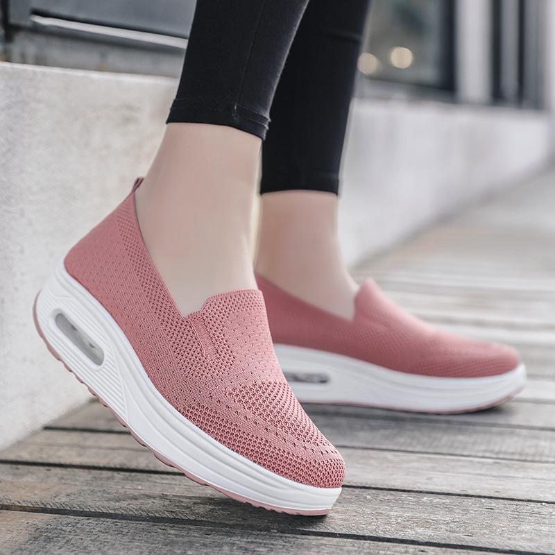 Chaussures femme à semelle fine et structure souple
