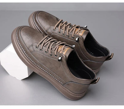 Baskets homme style minimaliste revêtement lisse
