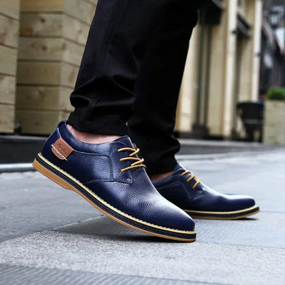 Chaussures homme lacées à surface souple pour tenue urbaine