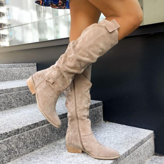 Chaussures bottes femme montantes à talon plat, finition texturée, zippées