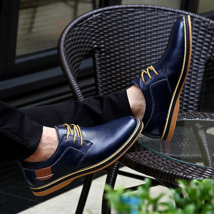 Chaussures homme lacées à surface souple pour tenue urbaine