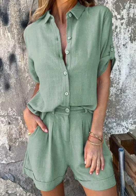 Ensemble de vêtements femme composé d’un pantalon fluide et d’un haut léger