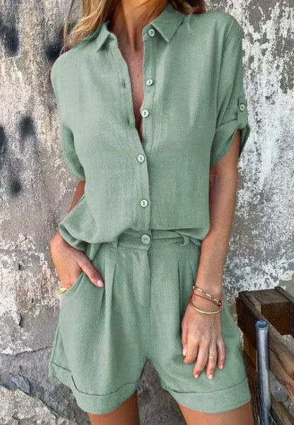 Ensemble de vêtements femme composé d’un pantalon fluide et d’un haut léger