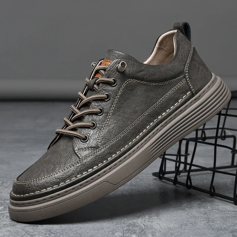 Baskets homme style minimaliste revêtement lisse
