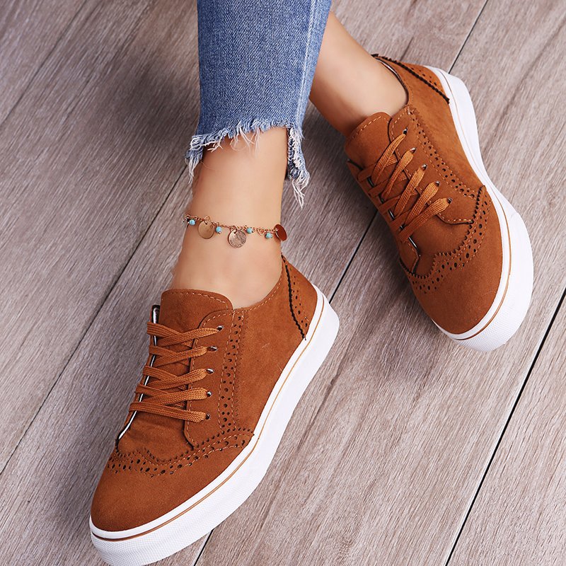 Chaussures pour femmes avec surface ajourée et semelle structurée