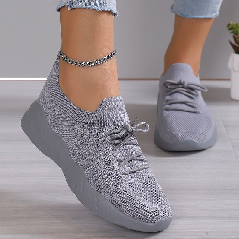 Chaussures femme avec semelle large et dessus texturé