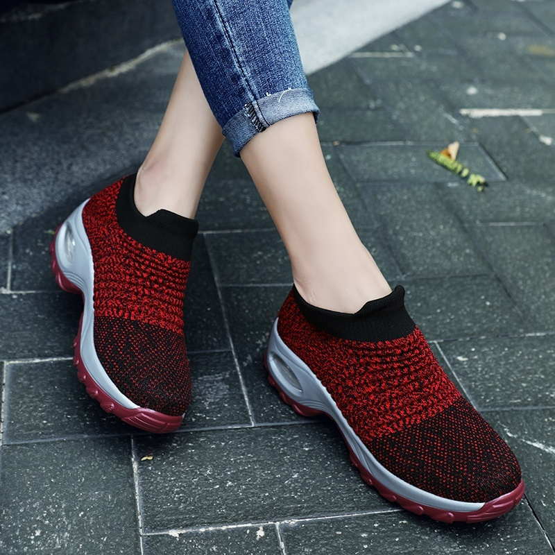 Chaussures femme pour la marche avec silhouette légère