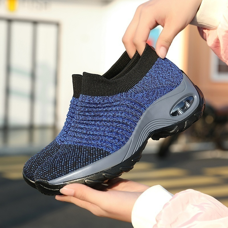 Chaussures femme pour la marche avec silhouette légère