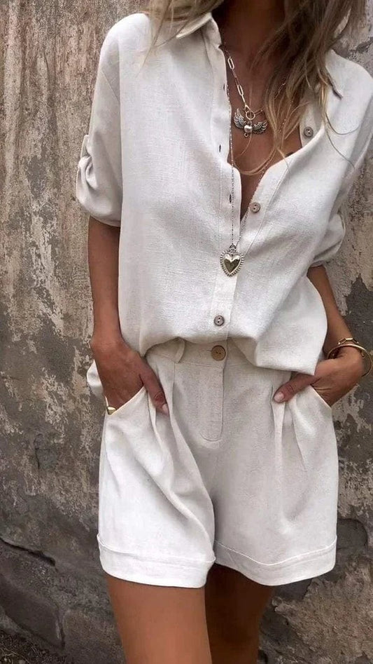 Ensemble de vêtements femme composé d’un pantalon fluide et d’un haut léger