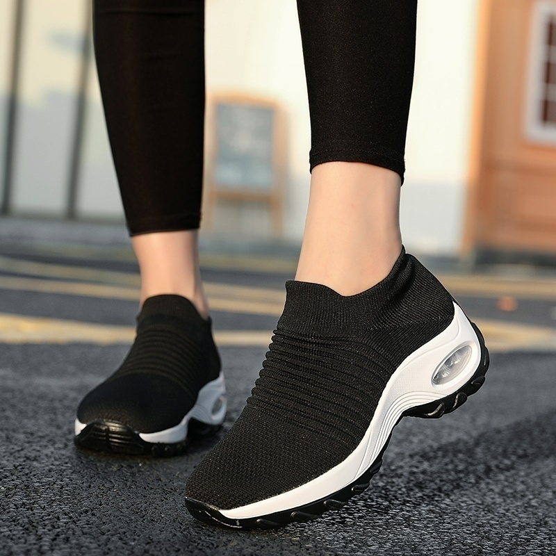 Chaussures femme pour la marche avec silhouette légère