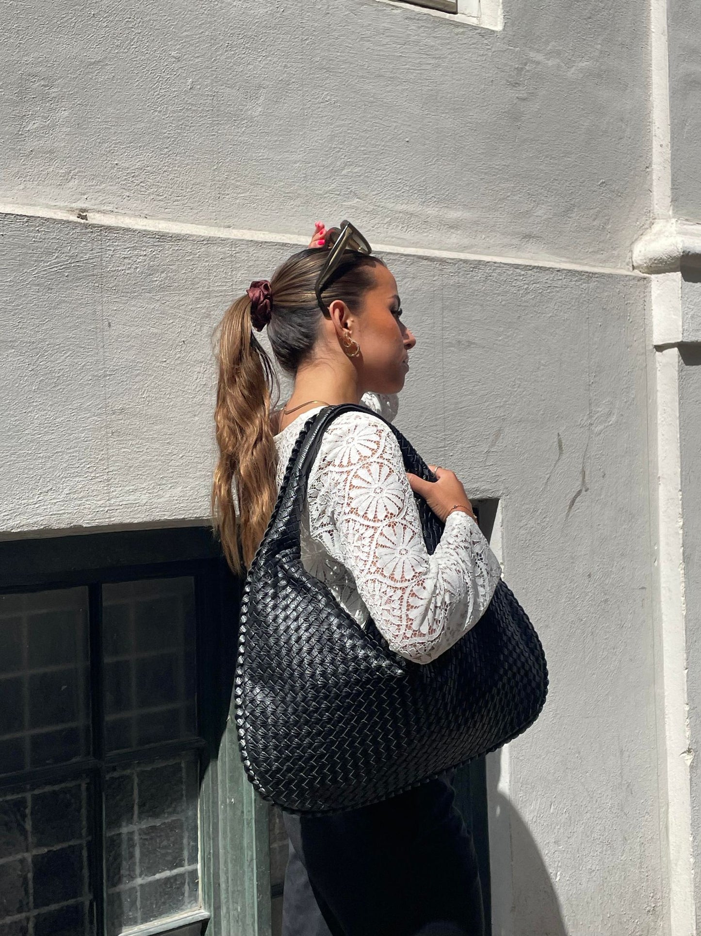 Petit sac à main femme avec surface texturée et fermeture éclair