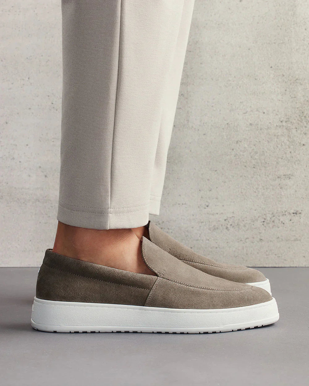 Mocassins Slip-On en Suède pour Homme – Élégance discrète et confort au quotidien