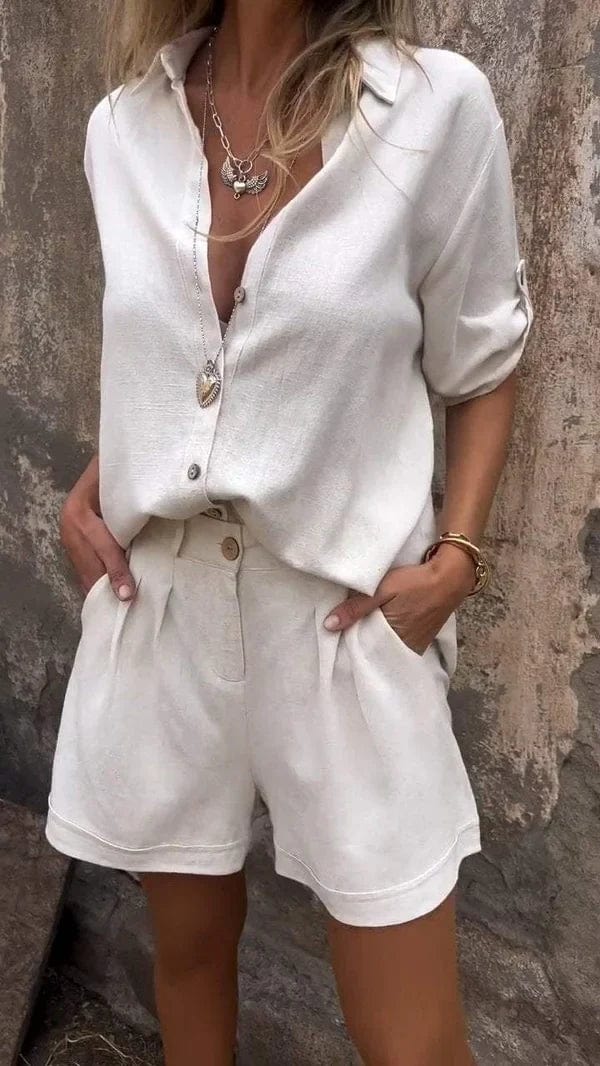 Ensemble de vêtements femme composé d’un pantalon fluide et d’un haut léger