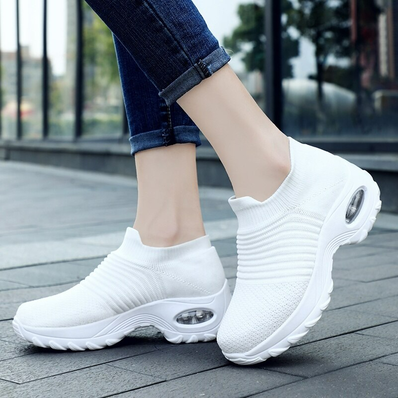 Chaussures femme pour la marche avec silhouette légère