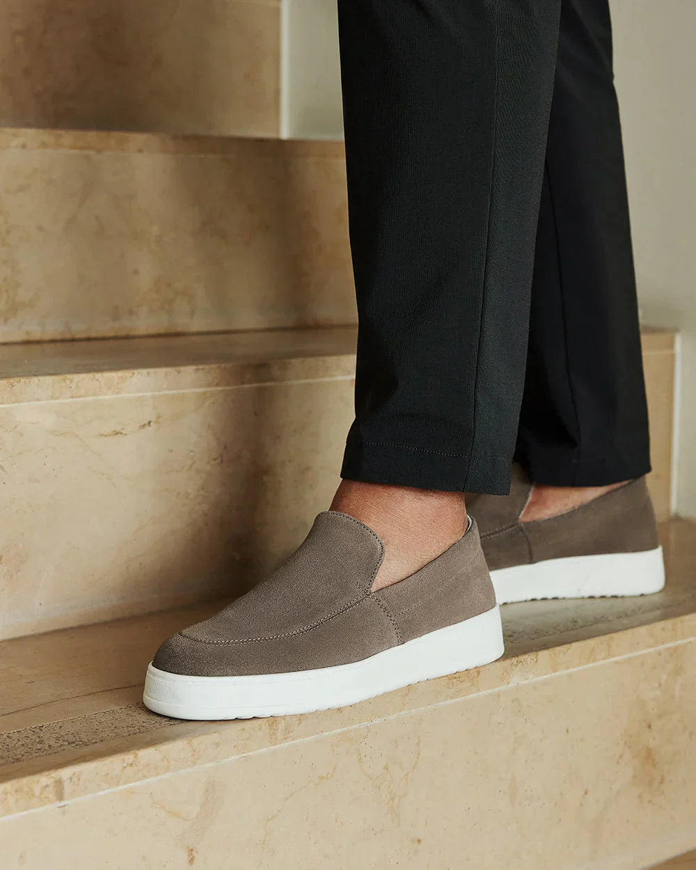 Mocassins Slip-On en Suède pour Homme – Élégance discrète et confort au quotidien