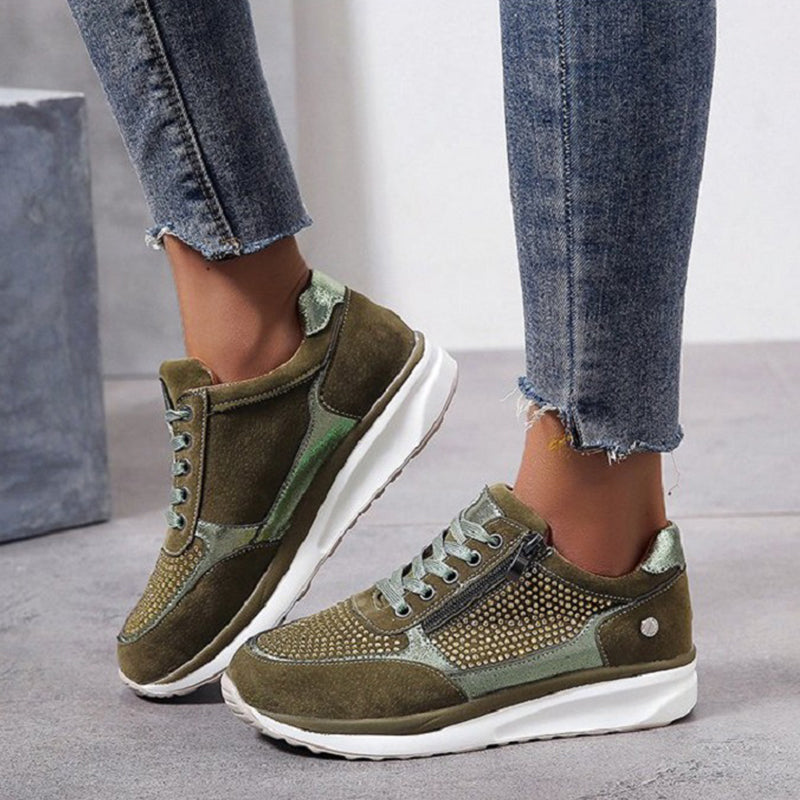 Chaussures pour femmes avec base souple et détails visuels respirants