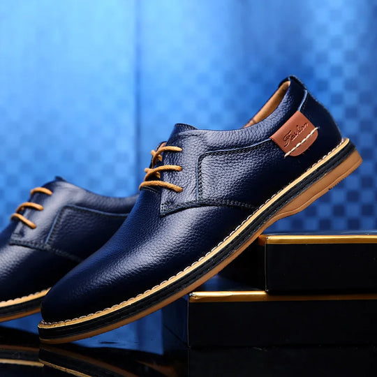 Chaussures homme lacées à surface souple pour tenue urbaine