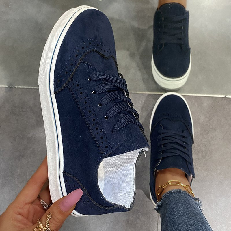 Chaussures pour femmes avec surface ajourée et semelle structurée