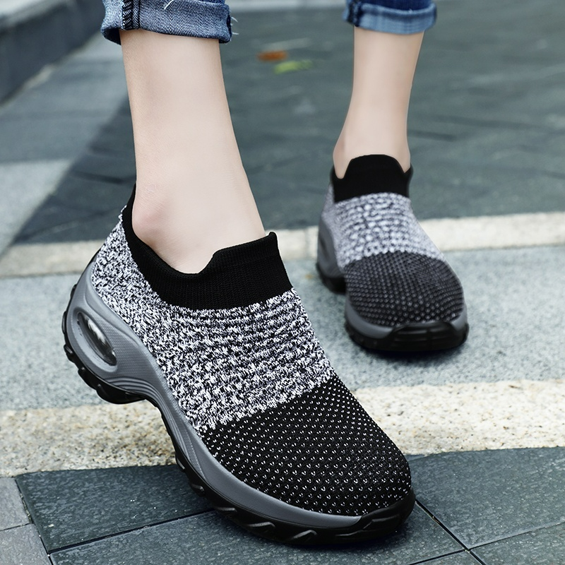 Chaussures femme pour la marche avec silhouette légère