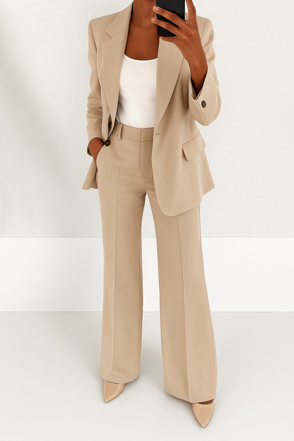 Costume Femme – Deux Pièces Sur Mesure, Élégant et Confortable