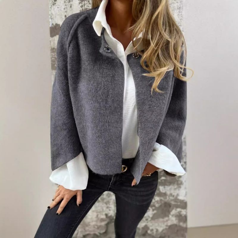 Manteau court à manches évasées chic