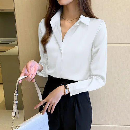 Blouse femme matière brillante à fermeture boutonnée