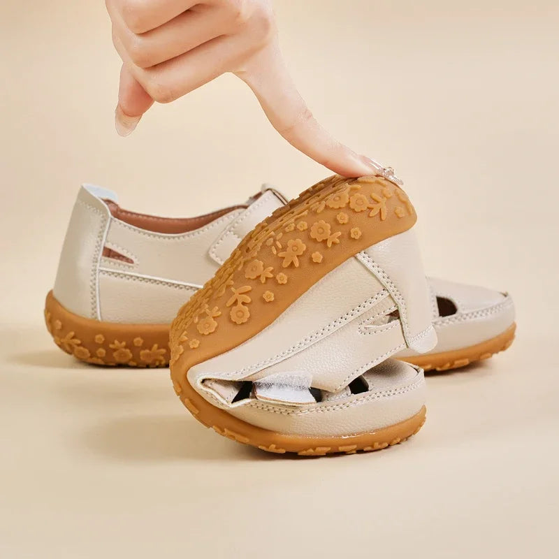 Chaussures ouvertes plates femme à bout fermé et brides fines