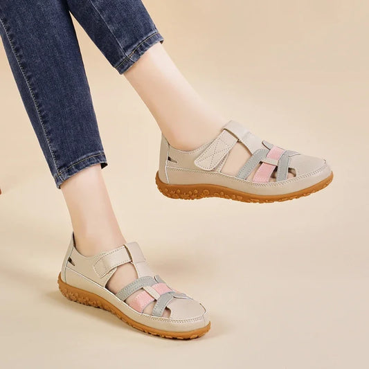 Chaussures ouvertes plates femme à bout fermé et brides fines