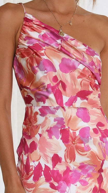 Robe courte de forme asymétrique pour femme