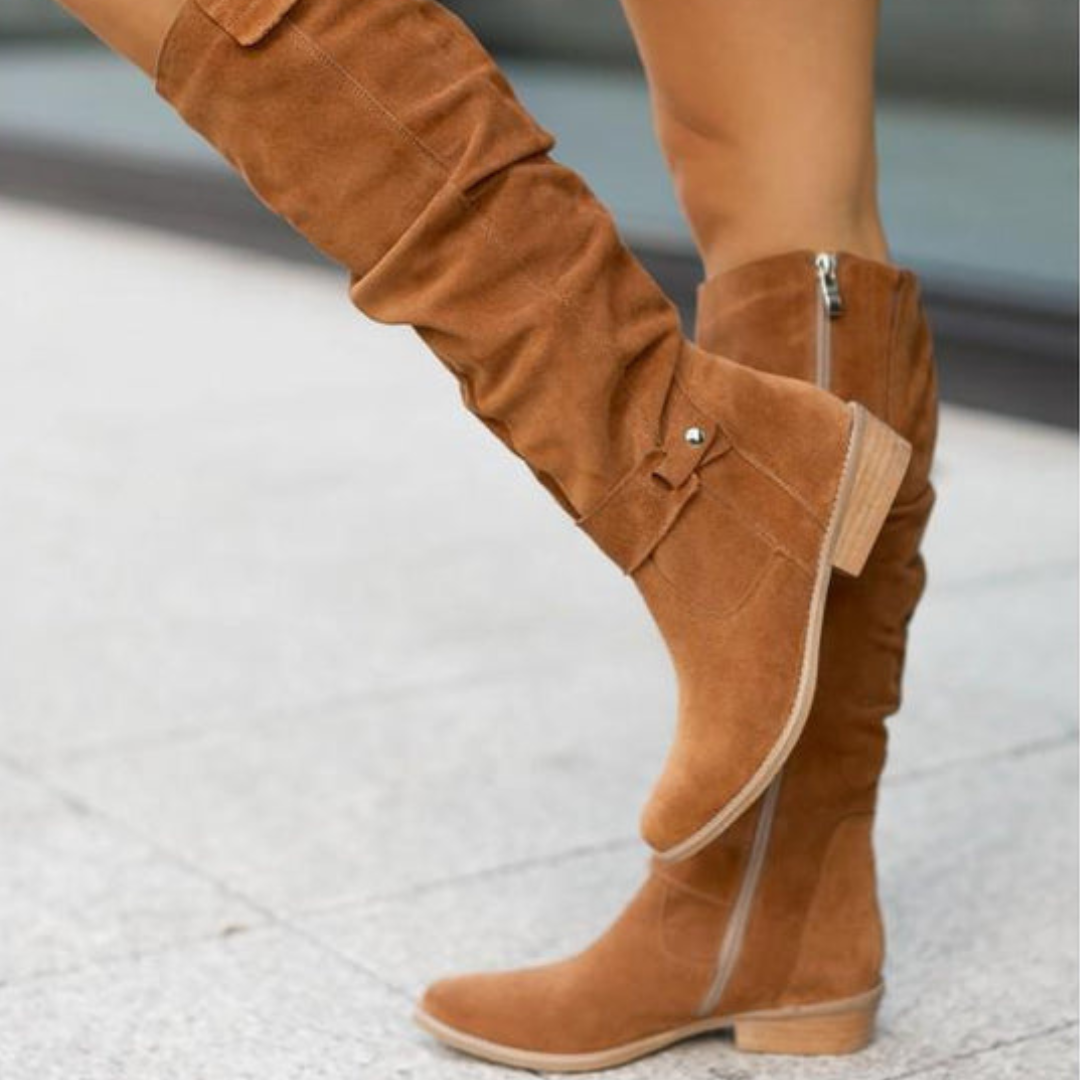 Chaussures bottes femme montantes à talon plat, finition texturée, zippées