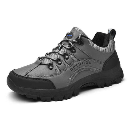Chaussures de randonnée pour hommes avec surface lisse et semelle structurée