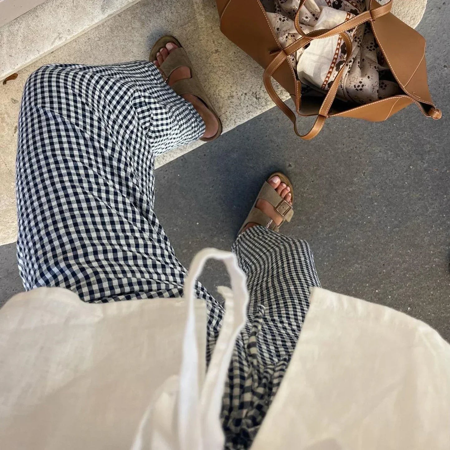 Pantalon femme à coupe droite et taille haute